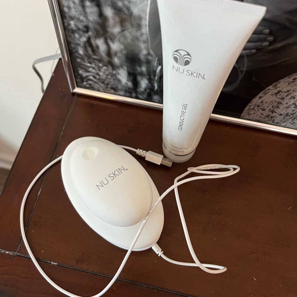 Nu Skin RenuSpa iO and conductive gel